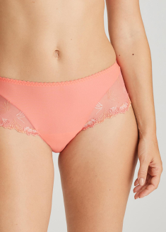 String Luxueux Prima Donna