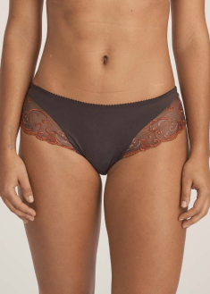 String Luxueux Prima Donna