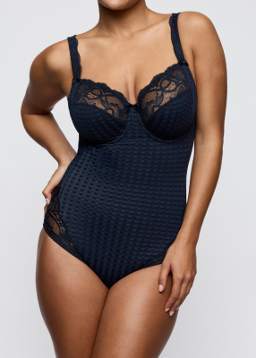 Body � Bonnets Embo�tants  