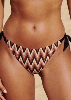 Bas de bikini taille basse  ficelles 