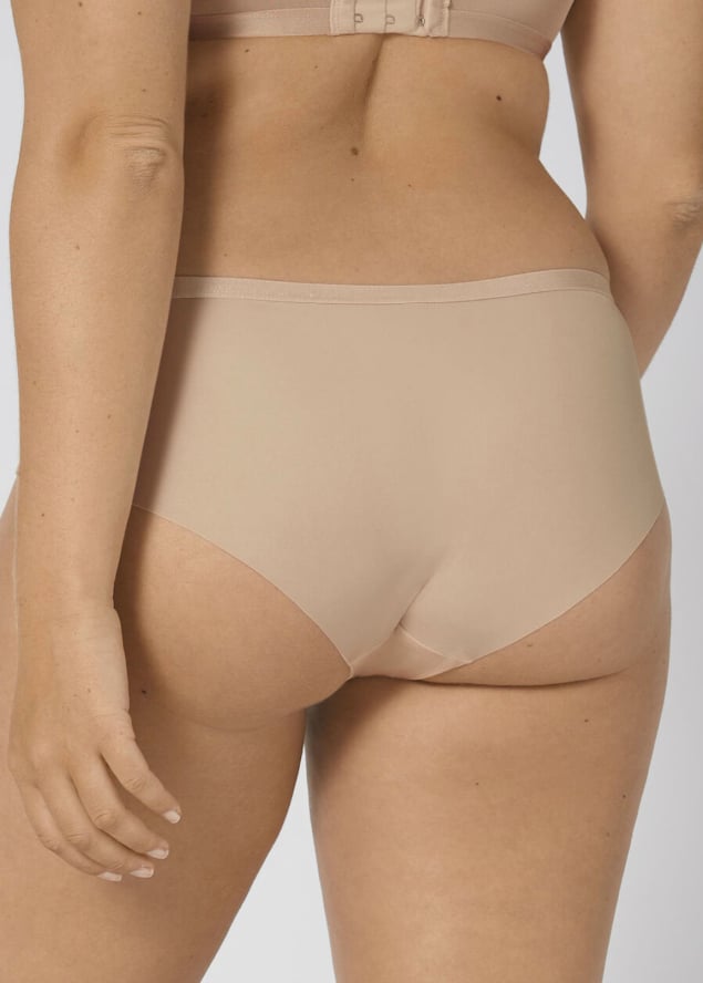 Shorty Triumph Nude Beige