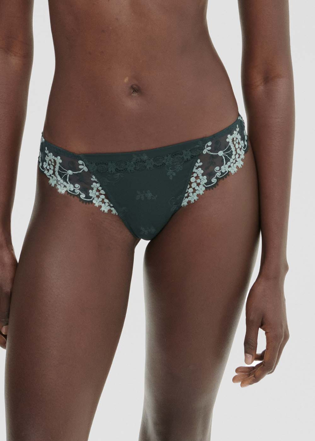 Tanga Simone Prle