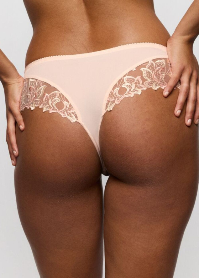 String Luxueux Prima Donna