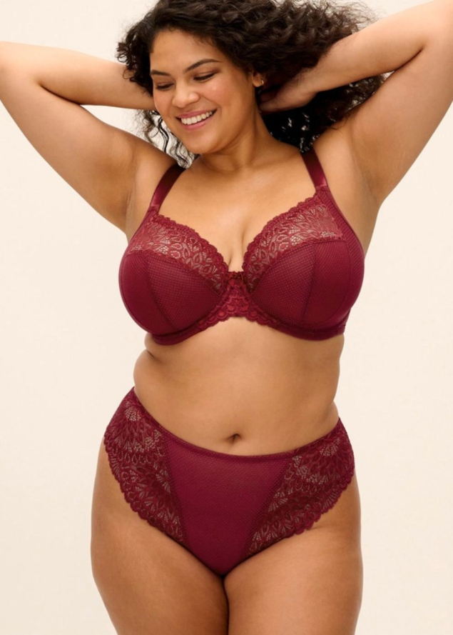String Elomi