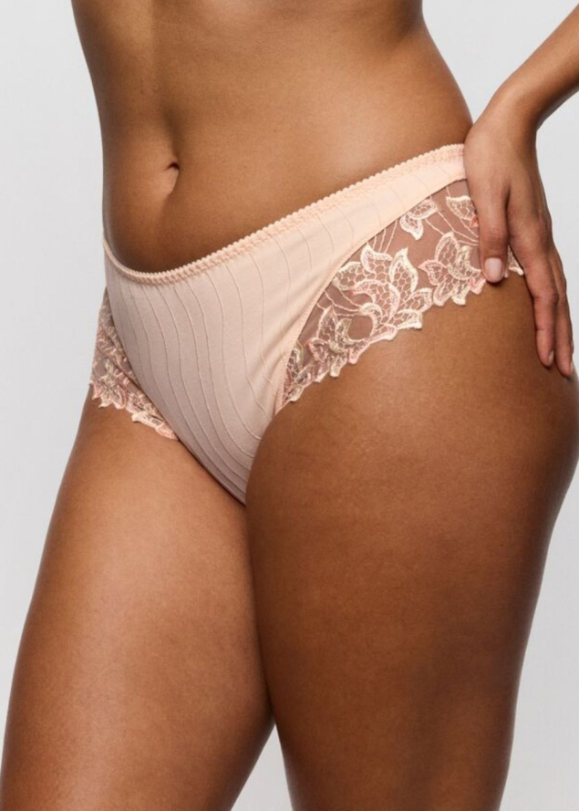 String Luxueux Prima Donna