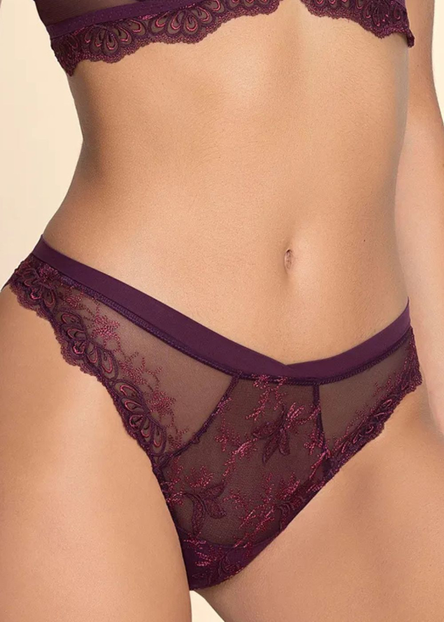 String Lise Charmel