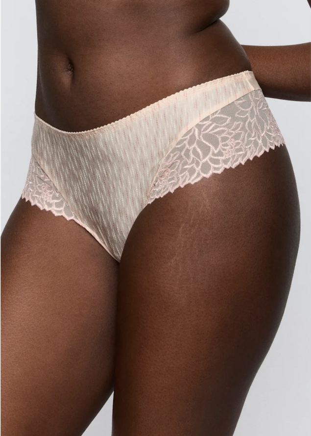 String Luxueux Prima Donna