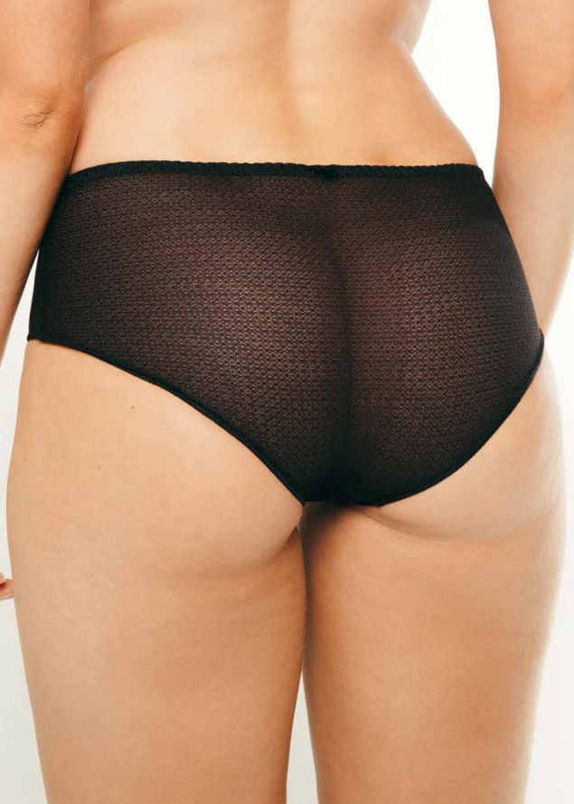 Boxer Louisa Bracq