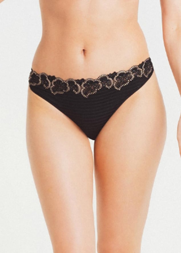 String Louisa Bracq Noir Broderie Nude