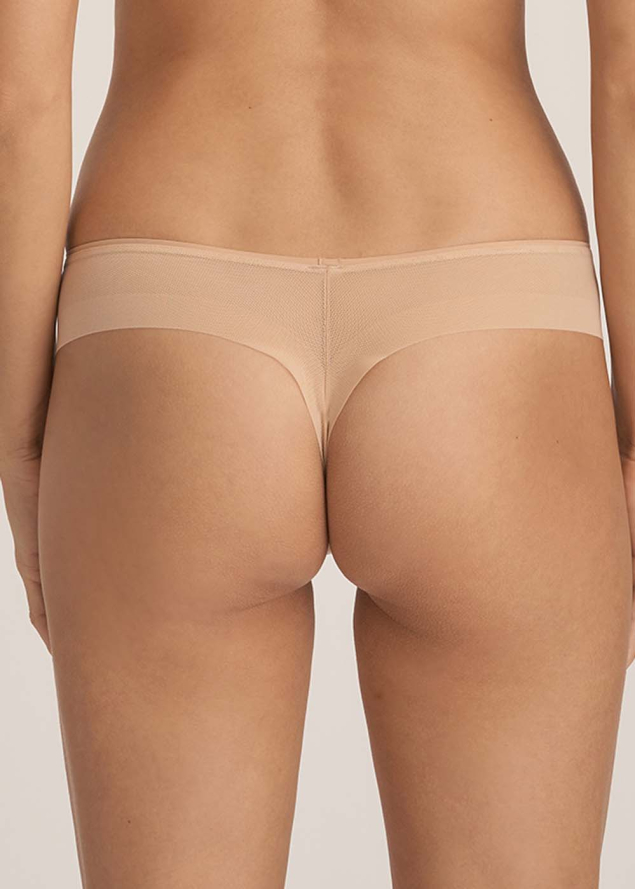 String Prima Donna Light Tan