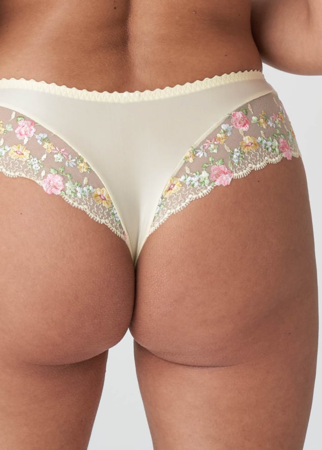 String Luxueux Prima Donna