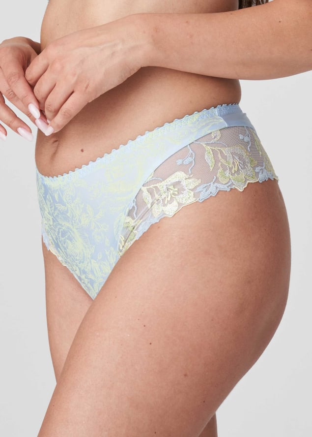String Luxueux Prima Donna