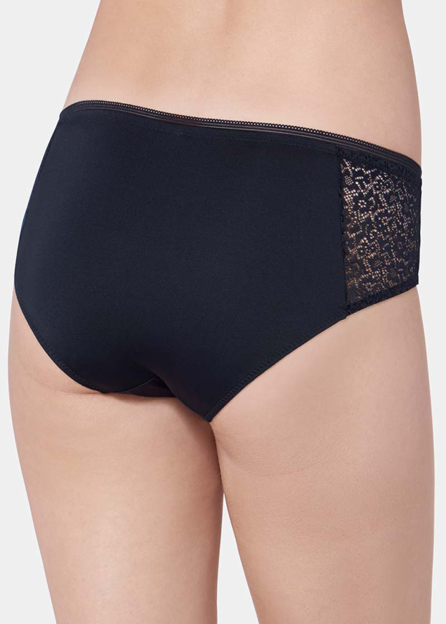 Shorty Triumph Black