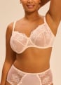 Soutien-gorge embotant avec armatures 