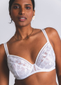 Soutien-gorge avec armatures 