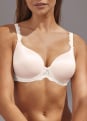 Soutien-gorge coque � armatures 