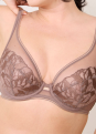 Soutien-gorge � armatures embo�tant bonnets profonds 