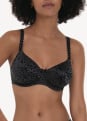 Soutien-gorge  armatures bonnets mouls 