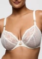 Soutien-gorge d�collet� plongeant 