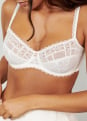 Soutien-gorge emboitant 